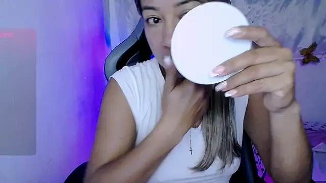 ninatiny online show from 11-20-25, 09:20