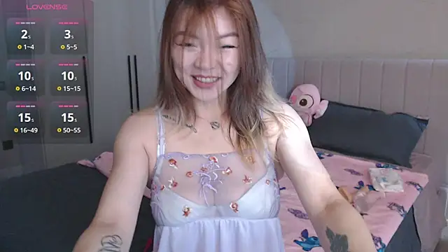 Snapshot of Nyx_Lina chatting on 05-27-26, 02:19 Nyx Lina online show from 05-27-26, 02:19