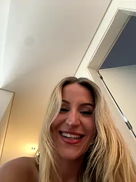 jasminesummer online show from 10-19-25, 07:36