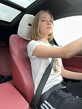 Snapshot of BabyEllen chatting on 12-24-24, 06:28 BabyEllen online show from 12-24-24, 06:28