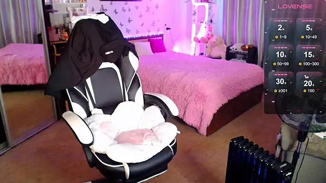 Kira honeyy online show from 09-13-25, 08:14