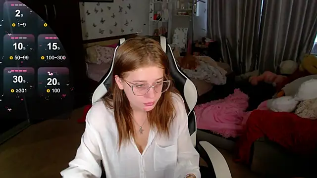 Kira honeyy online show from 04-12-26, 06:40