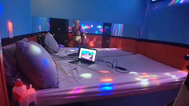 MikyFoxx online show from 03-16-25, 01:07