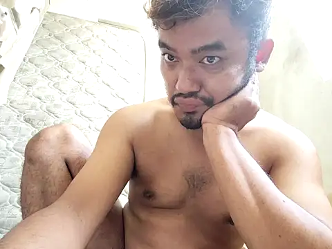 Snapshot of eizy2310 chatting on 12-07-24, 01:14 eizy2310 online show from 12-07-24, 01:14