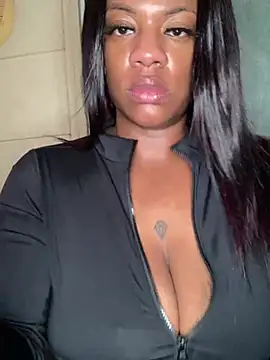 Snapshot of AlexaTheSlut chatting on 01-05-25, 05:41 AlexaTheSlut online show from 01-05-25, 05:41