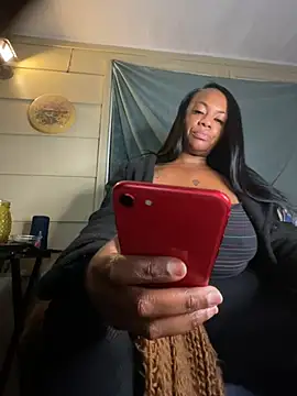 Snapshot of AlexaTheSlut chatting on 02-14-25, 12:09 AlexaTheSlut online show from 02-14-25, 12:09