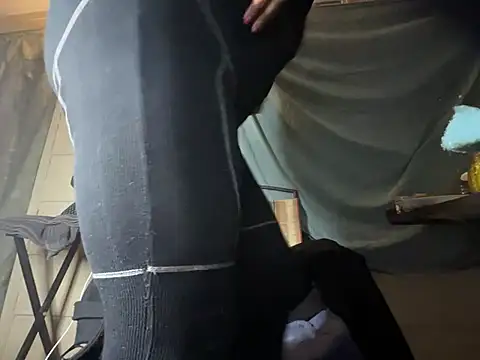 Snapshot of AlexaTheSlut chatting on 02-19-25, 02:33 AlexaTheSlut online show from 02-19-25, 02:33