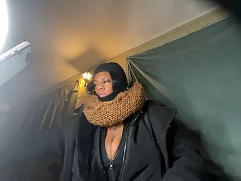 Snapshot of AlexaTheSlut chatting on 02-22-25, 08:40 AlexaTheSlut online show from 02-22-25, 08:40