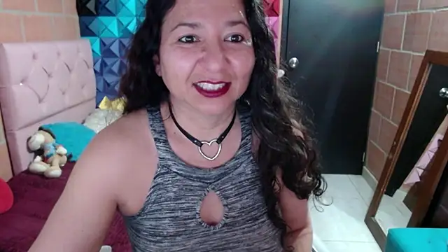 Snapshot of katifoxx chatting on 01-30-25, 06:43 katifoxx online show from 01-30-25, 06:43