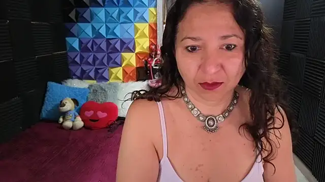 Snapshot of katifoxx chatting on 10-06-25, 02:58 katifoxx online show from 10-06-25, 02:58