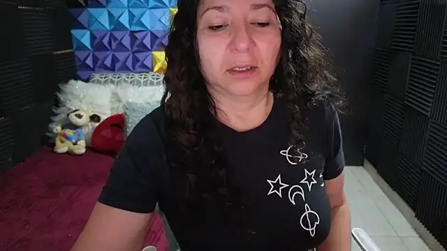 Snapshot of katifoxx chatting on 11-23-25, 03:23 katifoxx online show from 11-23-25, 03:23