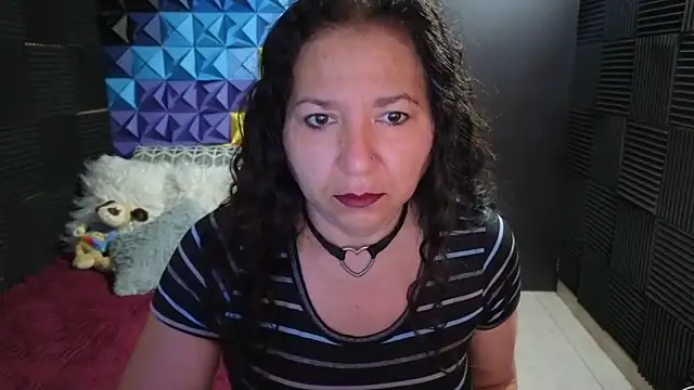 Snapshot of katifoxx chatting on 11-24-25, 04:07 katifoxx online show from 11-24-25, 04:07