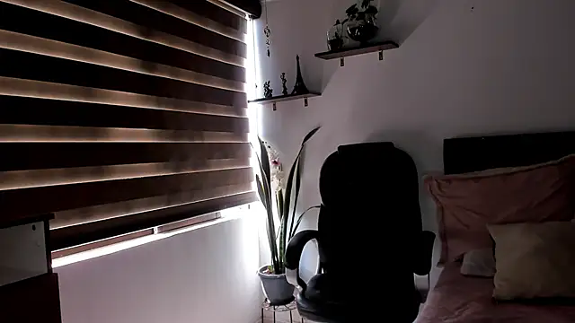 Ariella tits online show from 02-06-26, 06:44