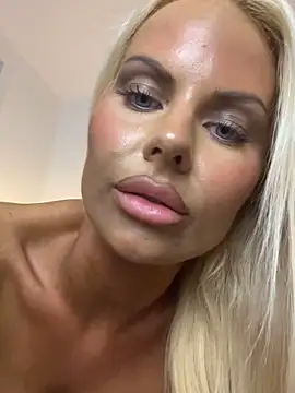 Snapshot of JessicaJames23 chatting on 12-13-24, 04:38 JessicaJames23 online show from 12-13-24, 04:38