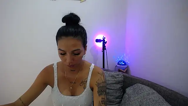 Snapshot of Allyson_Smith chatting on 12-10-24, 10:47 Allyson Smith online show from 12-10-24, 10:47