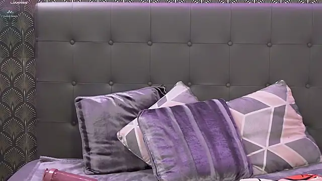 Clara-xoxo online show from 12-20-24, 09:50