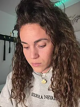 Clara-xoxo online show from 02-21-26, 10:00