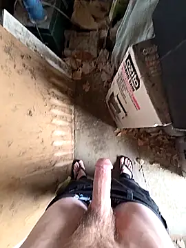 Snapshot of bighornycockup chatting on 10-30-25, 05:31 bighornycockup online show from 10-30-25, 05:31