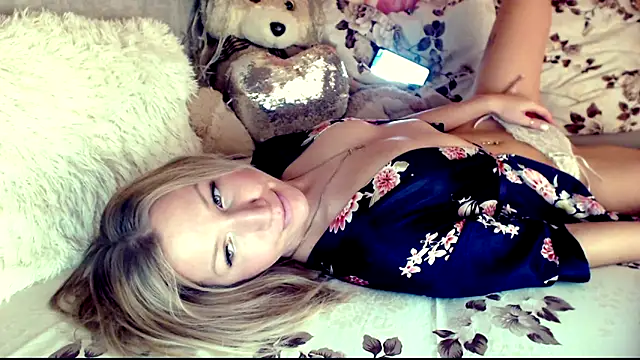 mimmi  online show from 01-26-25, 01:52