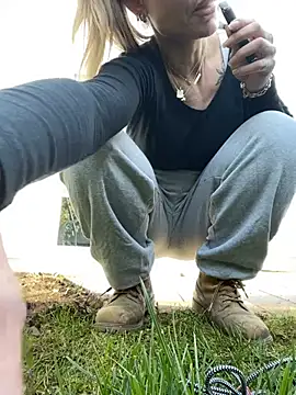 Snapshot of Etwas_neugierig chatting on 03-07-26, 09:50 Etwas neugierig online show from 03-07-26, 09:50