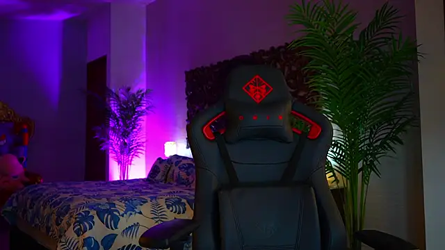 ambarEvans online show from 12-11-24, 01:26