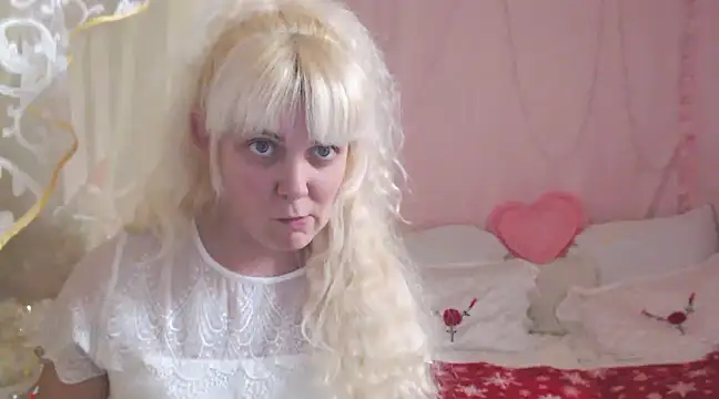 SunnySylvia online show from 01-05-25, 04:06