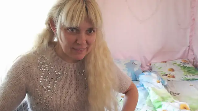 SunnySylvia online show from 11-22-25, 12:48