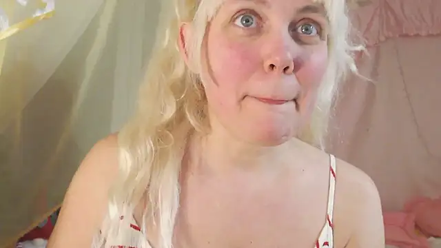 Snapshot of SunnySylvia chatting on 02-16-26, 05:20 SunnySylvia online show from 02-16-26, 05:20