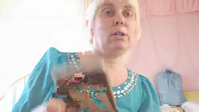 Snapshot of SunnySylvia chatting on 02-25-26, 12:48 SunnySylvia online show from 02-25-26, 12:48