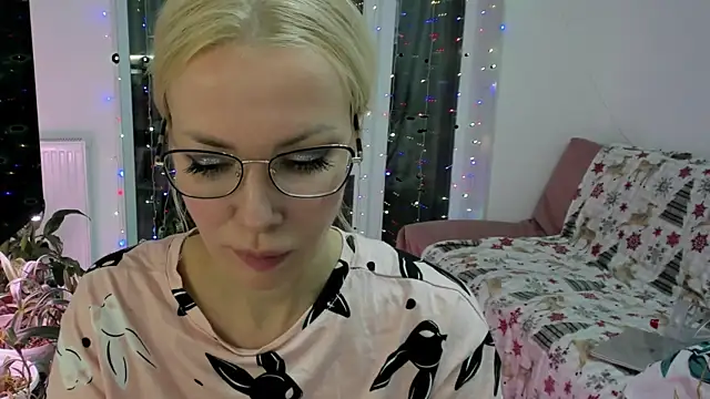 BowToYourWeakness online show from 12-28-24, 06:40