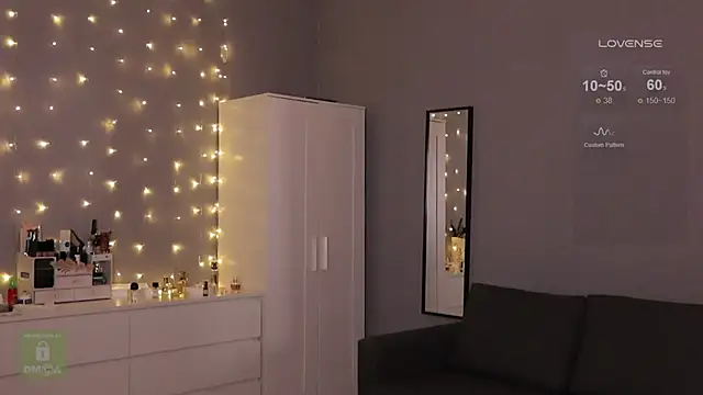 Snapshot of Hit-girl- chatting on 02-02-25, 06:42 Hit-girl- online show from 02-02-25, 06:42