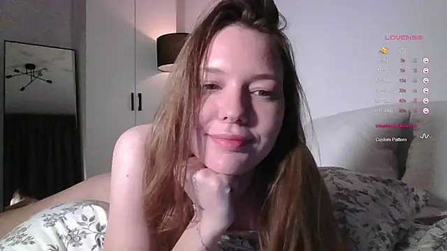 Snapshot of Hit-girl- chatting on 03-19-25, 07:38 Hit-girl- online show from 03-19-25, 07:38