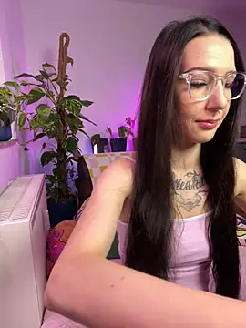 Trixie-Tainted online show from 02-14-25, 10:17