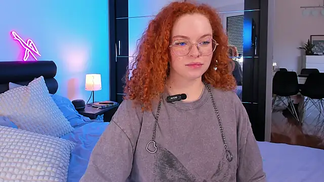 Snapshot of YammyPie chatting on 03-19-25, 11:28 YammyPie online show from 03-19-25, 11:28