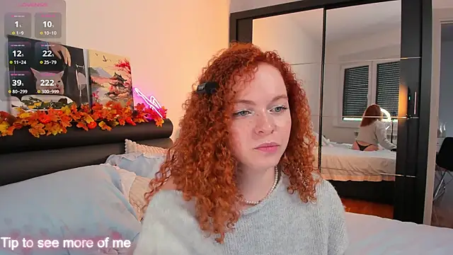 Snapshot of YammyPie chatting on 10-18-25, 01:01 YammyPie online show from 10-18-25, 01:01