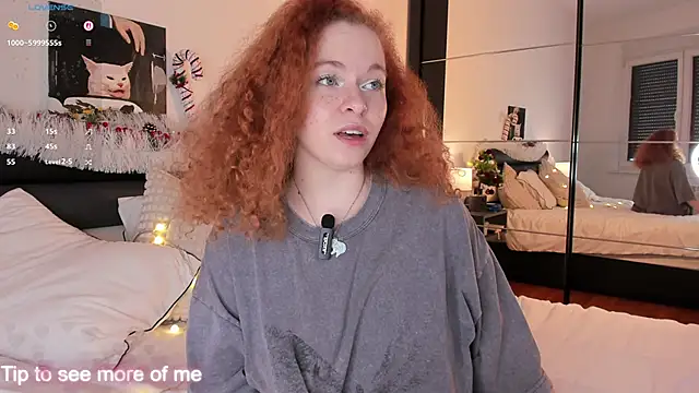 Snapshot of YammyPie chatting on 12-19-25, 01:29 YammyPie online show from 12-19-25, 01:29