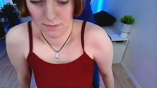 Snapshot of CranberryHot chatting on 02-23-25, 10:39 CranberryHot online show from 02-23-25, 10:39
