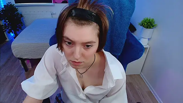 Snapshot of CranberryHot chatting on 02-25-25, 07:09 CranberryHot online show from 02-25-25, 07:09