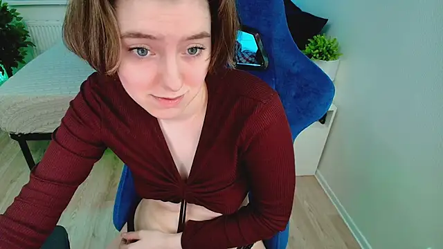 Snapshot of CranberryHot chatting on 09-22-25, 01:24 CranberryHot online show from 09-22-25, 01:24