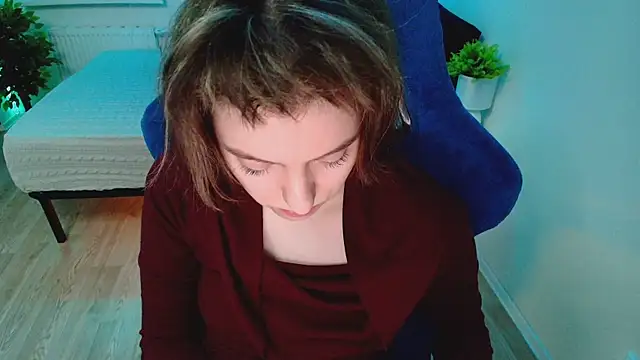 Snapshot of CranberryHot chatting on 09-24-25, 03:48 CranberryHot online show from 09-24-25, 03:48