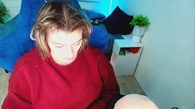 Snapshot of CranberryHot chatting on 11-22-25, 01:26 CranberryHot online show from 11-22-25, 01:26