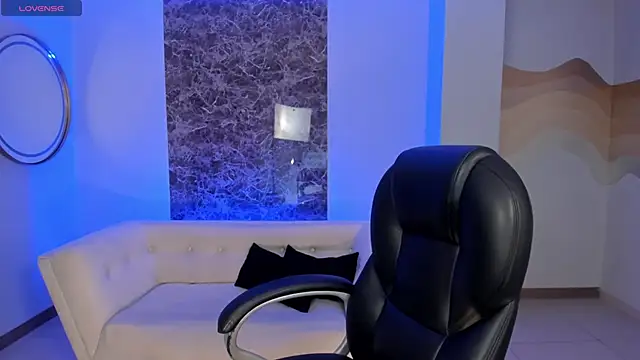 Snapshot of MorganHicks chatting on 06-12-26, 10:47 MorganHicks online show from 06-12-26, 10:47