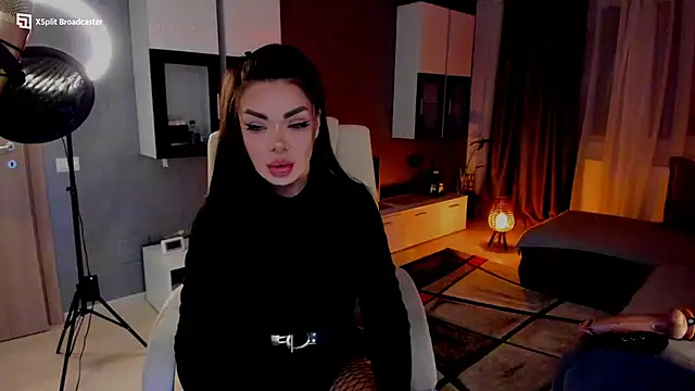 Snapshot of Miss_kay1111 chatting on 12-11-24, 03:58 Miss kay1111 online show from 12-11-24, 03:58