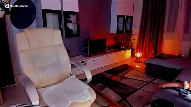 Snapshot of Miss_kay1111 chatting on 12-19-24, 04:02 Miss kay1111 online show from 12-19-24, 04:02