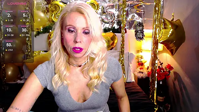 Luci evans online show from 12-31-24, 11:06