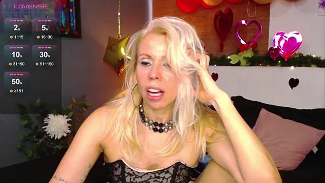 Luci evans online show from 02-27-25, 07:04