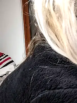 Mllesha74000 online show from 10-12-25, 06:18