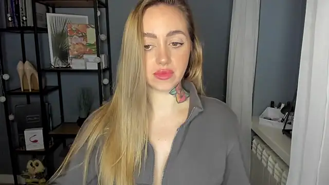 Snapshot of sexyCoralie chatting on 12-07-24, 10:45 sexyCoralie online show from 12-07-24, 10:45