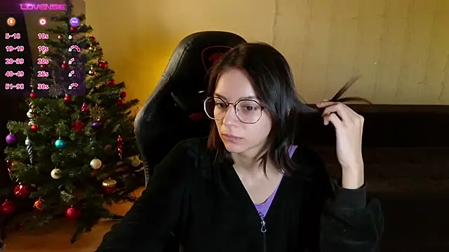 Snapshot of alyssa_sweet chatting on 12-17-24, 08:23 alyssa sweet online show from 12-17-24, 08:23