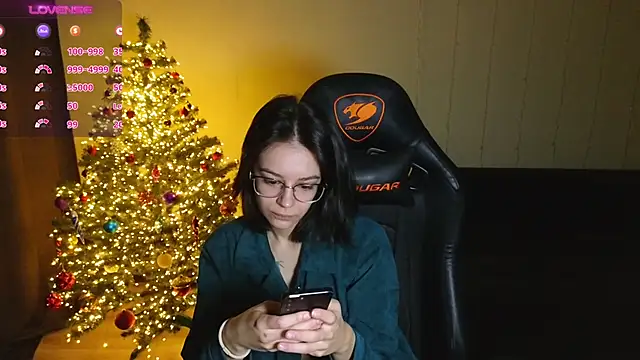 Snapshot of alyssa_sweet chatting on 12-24-24, 02:32 alyssa sweet online show from 12-24-24, 02:32